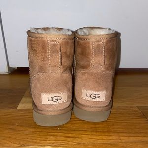Short Ugg boots